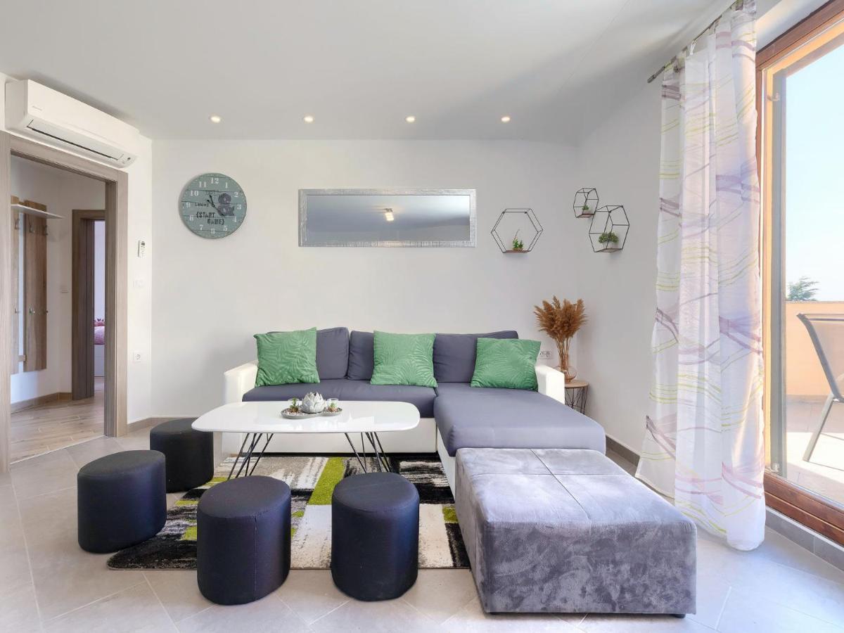 Apartment Joy By Interhome Pula Exterior foto